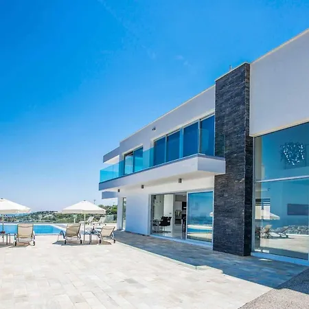 Pallas Villa *